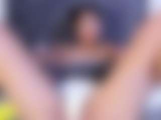 Live cam show with Luna - Bikini on pussylord.com