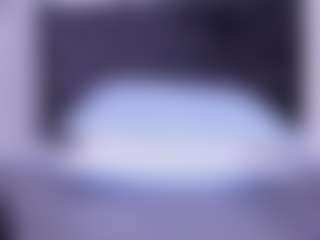 Live cam show with Luna - Petite on CamClone