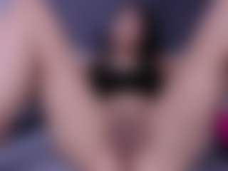 Live cam show with Luna - Blowjob Brown Hair on sexylivex.com