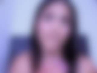 Live cam show with Luna - Oil on sexylive.show