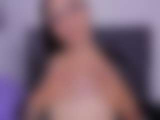 Live cam show with Luna - Anal Toys on Soda Cam