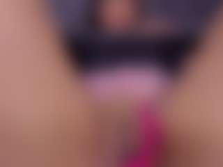 Live cam show with Luna - White on Camsoda | colombia