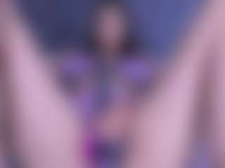 Live cam show with Luna - Ass Bouncing on Camsoda