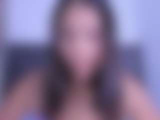 Live cam show with Luna - Flashing on Camming Site