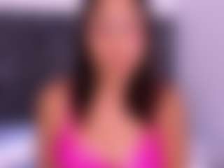 Live cam show with Luna - Bikini on CamwithHer