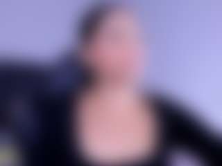 Live cam show with Luna - Flashing on CamClone