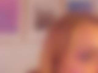 Live cam show with Lyanna-xz - Blonde Hair on googirlz