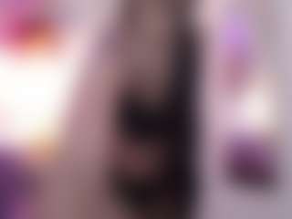 Live cam show with Laura - Striptease on Camming Site