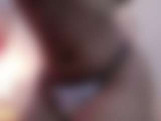 Live cam show with Laura - Facial on Camsoda