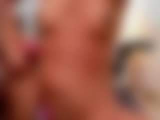 Live cam show with vickycastillo - Brown Eyes on chickslive.net