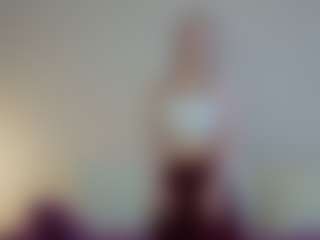 Live cam show with VitaKotterna - Upskirt on Mixed Magazine Live