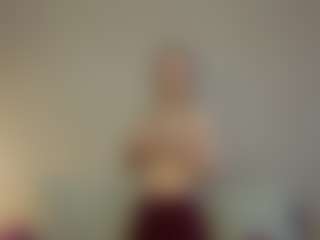 Live cam show with VitaKotterna - Bedroom Blonde Hair on Free Soda