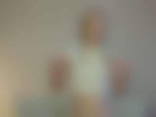 Live cam show with VitaKotterna - Bedroom on Dare Cams