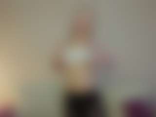 Live cam show with VitaKotterna - Green Eyes on madthumbs