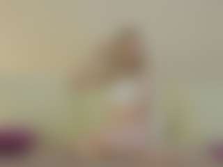 Live cam show with VitaKotterna - Oil on Mixed Magazine Live
