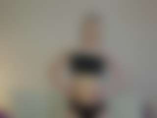 Live cam show with VitaKotterna - Oil on Camsoda