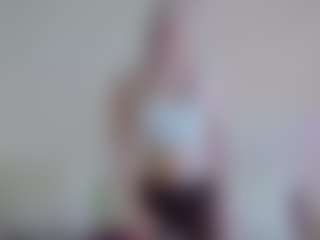 Live cam show with VitaKotterna - Upskirt on Hubzter Live