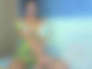Live cam show with alicee-fooxx - Striptease on xheatlive.com
