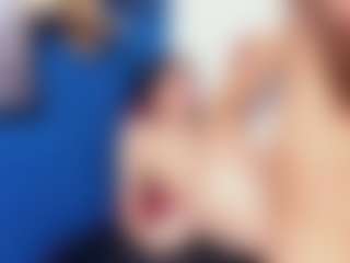 AmaandaHot's Live Sex Cam Show