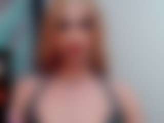 Live cam show with Bianca dream - Smoking on galaxygirlnitro.com