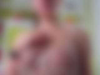 Live cam show with Eva - Full Nudity on Milf Play