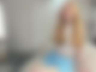 Live cam show with EmelineHiller - Tattoos on Camming Site
