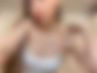 Live cam show with Kate - Skinny on Stripli.com