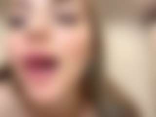 Live cam show with Kate - Camel Toe on studioflirtlive.com