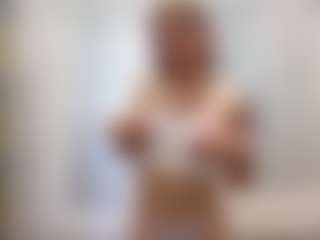 Live cam show with Kate - Average on sexylive.show