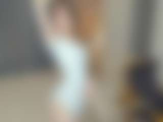 Live cam show with IsauraBrassil - Bedroom on SquirtSoMuch