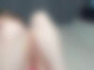 Live cam show with IsauraBrassil - Petite on Chatstar