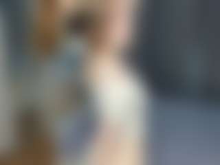 Live cam show with IsauraBrassil - Smoking on Chatstar