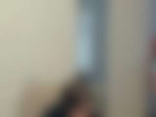 Live cam show with IsauraBrassil - Smoking on Camsoda