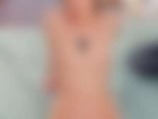 Live cam show with IsauraBrassil - Dildo Or Vibrator on Gym Cam Girls