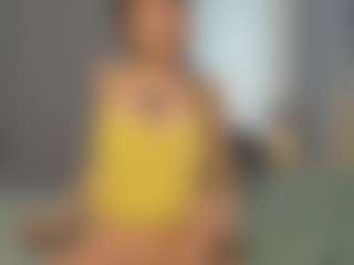 Live cam show with IsauraBrassil - Skinny on madthumbs