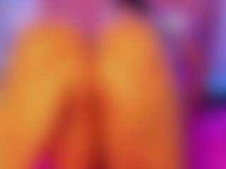 Live cam show with Lola-26 - Upskirt on EXY