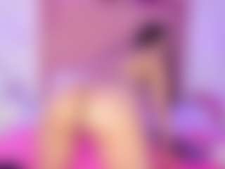 Live cam show with Lola-26 - Upskirt on Camsoda