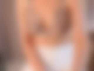Live cam show with MerrileeDagis - Green Eyes on StripNow