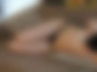Live cam show with MerrileeDagis - Brown Hair on eurowanks.com