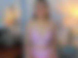 Live cam show with MichelLebronX - Ebony Petite on Camsoda