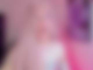 Live cam show with Victoria-Hiills - Uncut on Camsoda