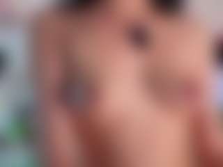 Live cam show with Agnes - Facial Piercings on slutload