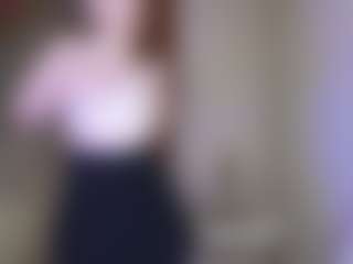 Live cam show with EveliaHeerdt - Gray Eyes on Uber Horny