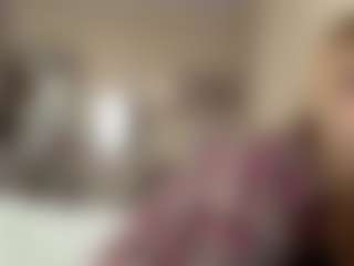 Live cam show with KaelithHale - Glasses on Milfs Live