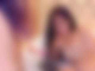 kiara-layla's Live Sex Cam Show