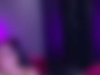 Live cam show with kiara-layla - Brown Hair Petite on SxyPornLive