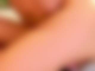 Live cam show with kiara-layla - Lesbian on CamwithHer