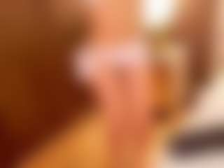 Live cam show with kiara-layla - Lesbian on AdultVida.com