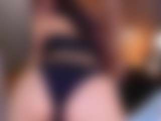 Live cam show with kiara-layla - Moaning on Dare Cams