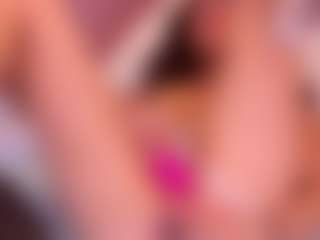kiara-layla's Live Sex Cam Show